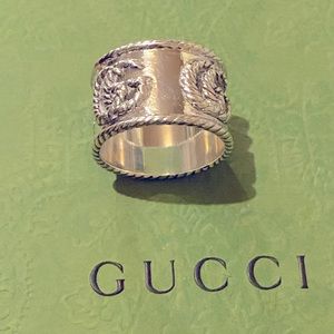Gucci double G ring brand new had for over a year never worn